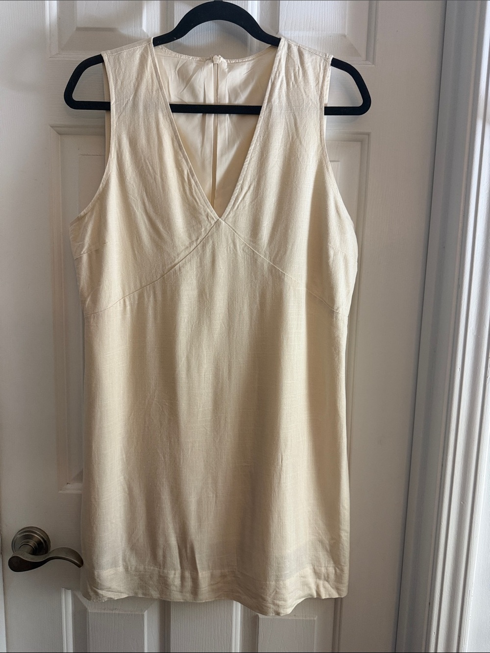 Women’s linen cotton blend Sleeveless Cream V-Neck mini dress medium
